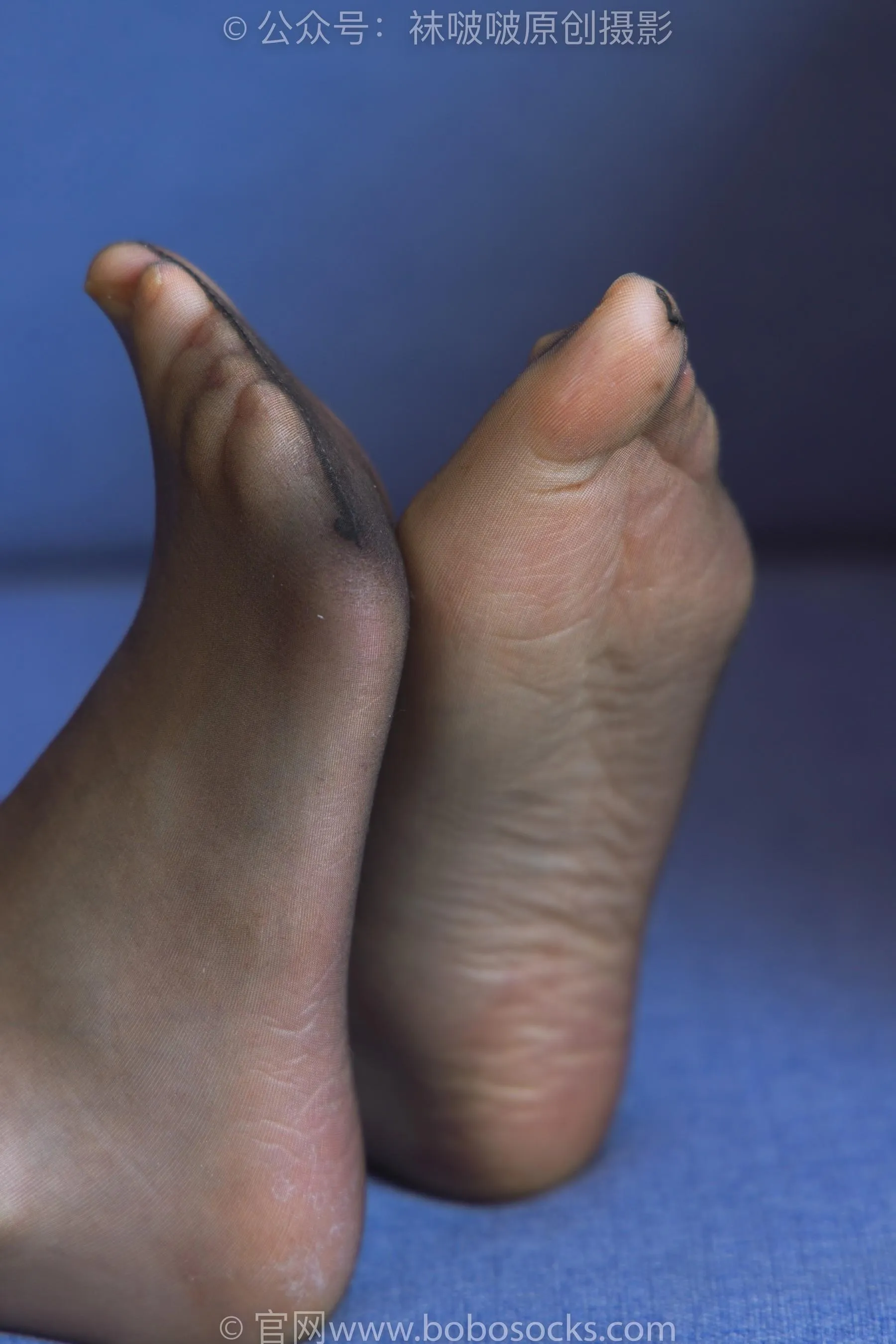 [BoBoSocks袜啵啵]NO.216 小甜豆-两双高跟鞋、肉丝、油亮黑丝[23] [55P]插图3